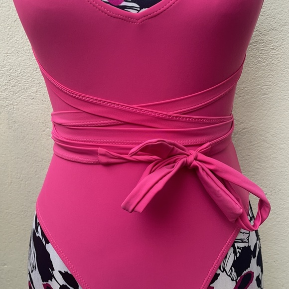 Stunning Hot Pink One-Piece Bathing Suit - Picture 4 of 10